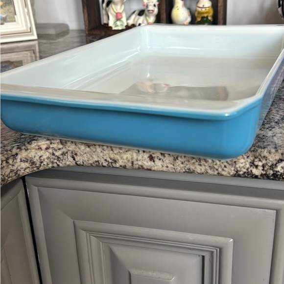 Vintage Pyrex Snowflake Garland Lasagna Pan (Model #933) - Picture 3 of 5